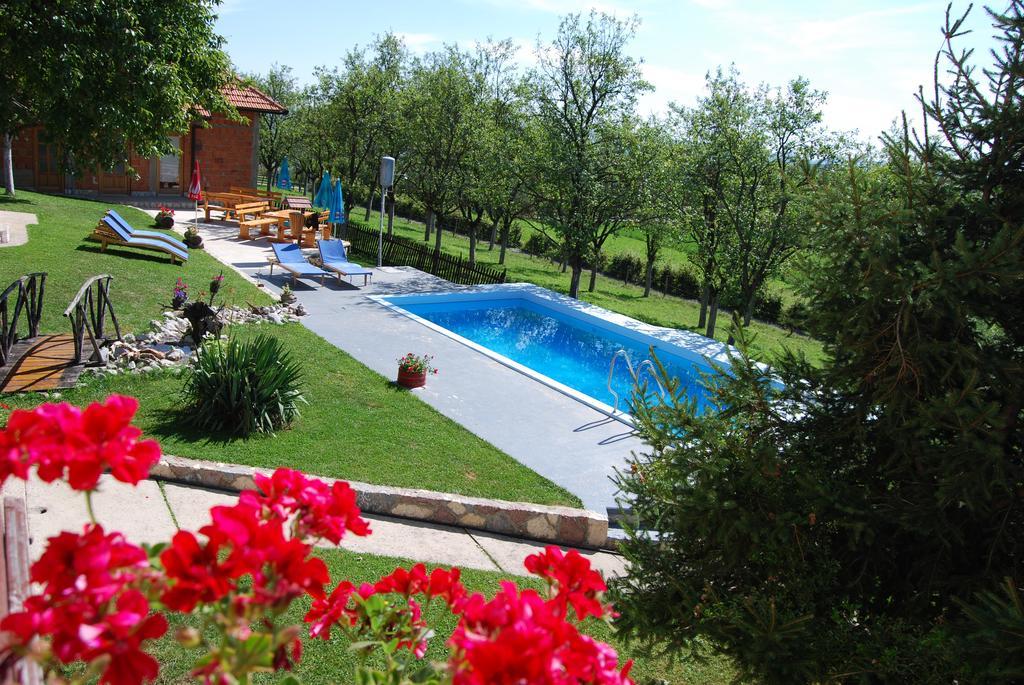 Seoski Turizam Melovic Rozanstvo Exterior foto